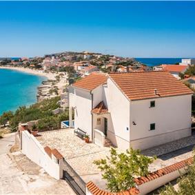 4 Bedroom Villa with Pool near Milna, Brac Island Sleeps 8 